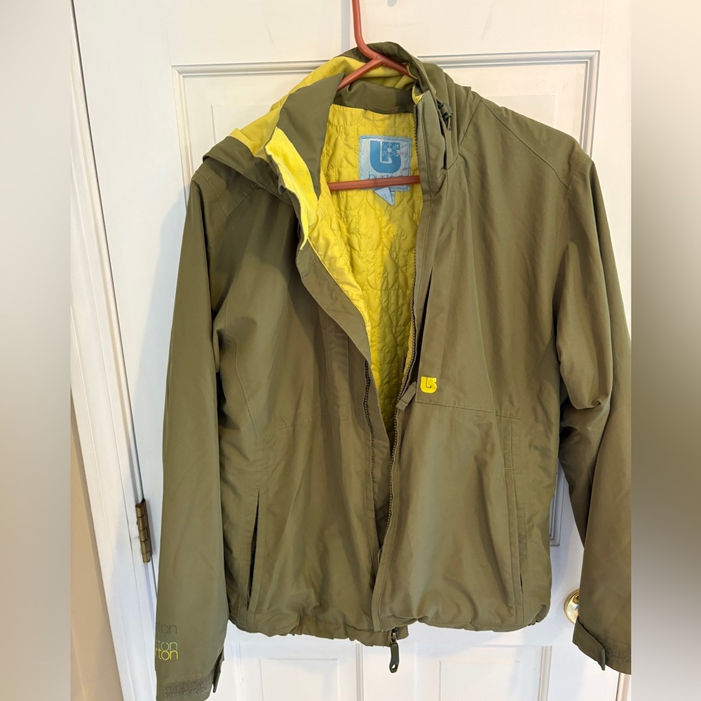 Burton Olive Jacket women's size medium in great used condition